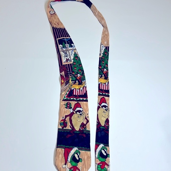 Looney Tunes Vintage looney tunes character 1994
Mickey Mouse
Winnie the Pooh - Picture 6 of 13